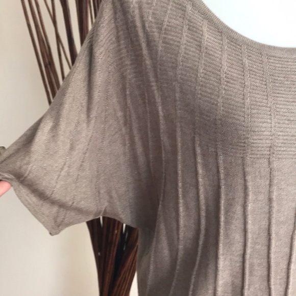 Top - Picture 3 of 4